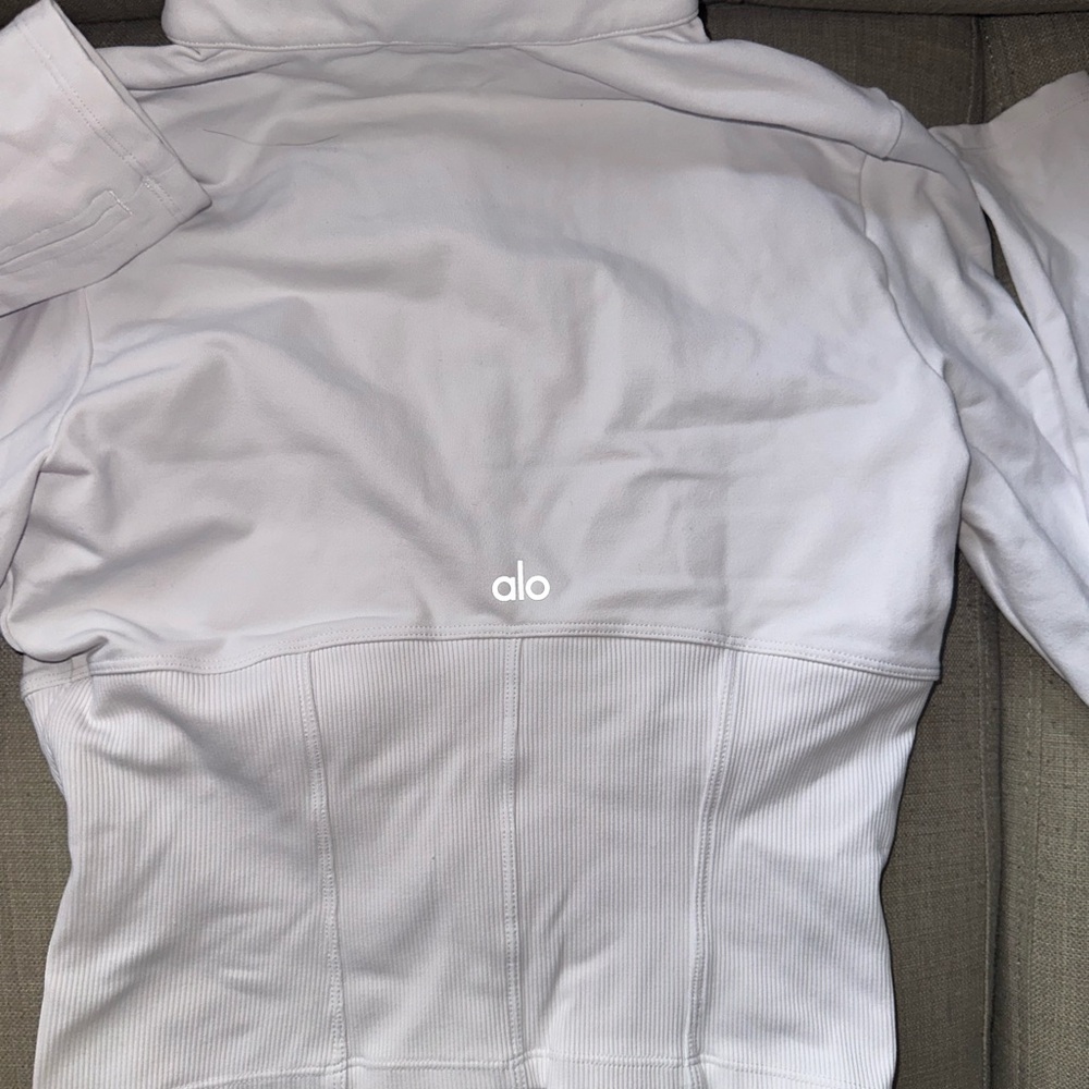 ALO Sweater - Picture 5 of 7
